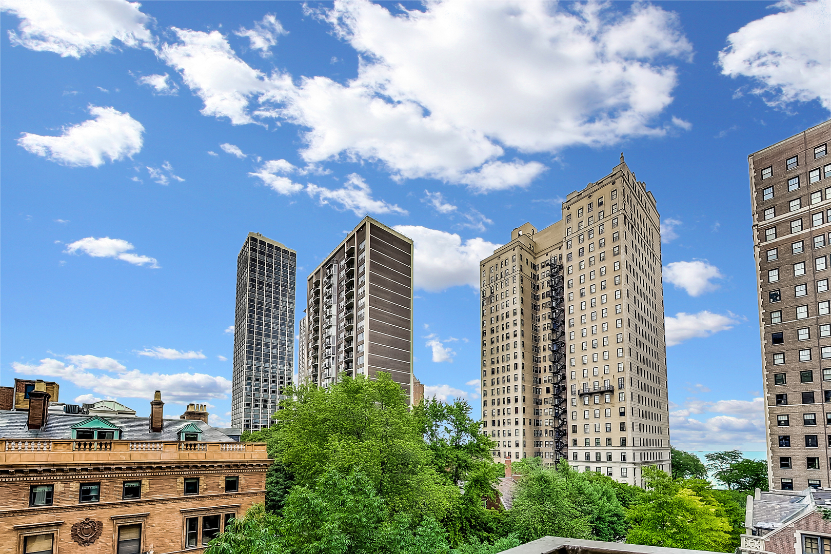 1450 N Astor Street Unit: 7B