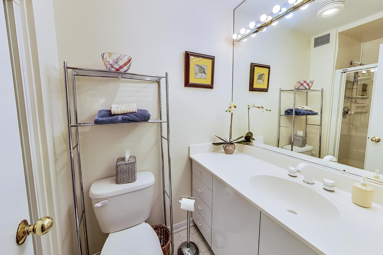 1450 N Astor Street Unit: 7B