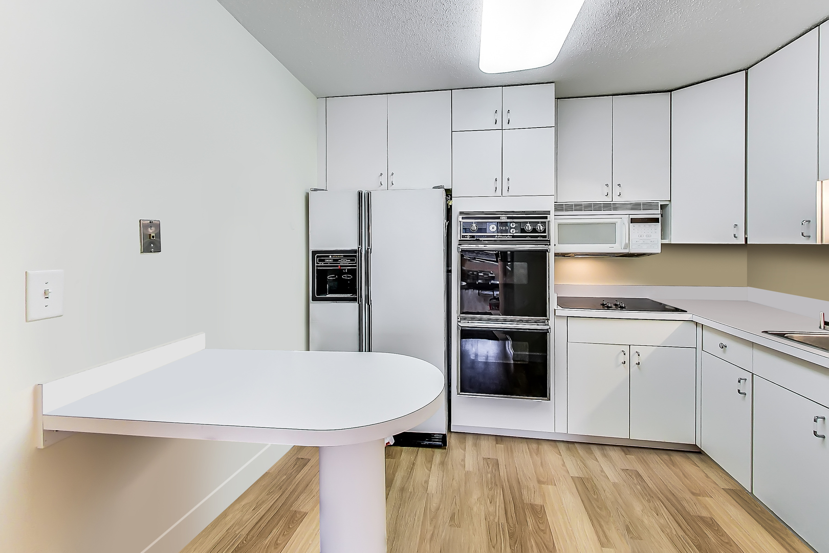 1450 N Astor Street Unit: 7B