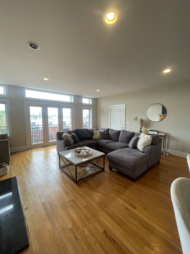2942 N LINCOLN Avenue Unit: 3S