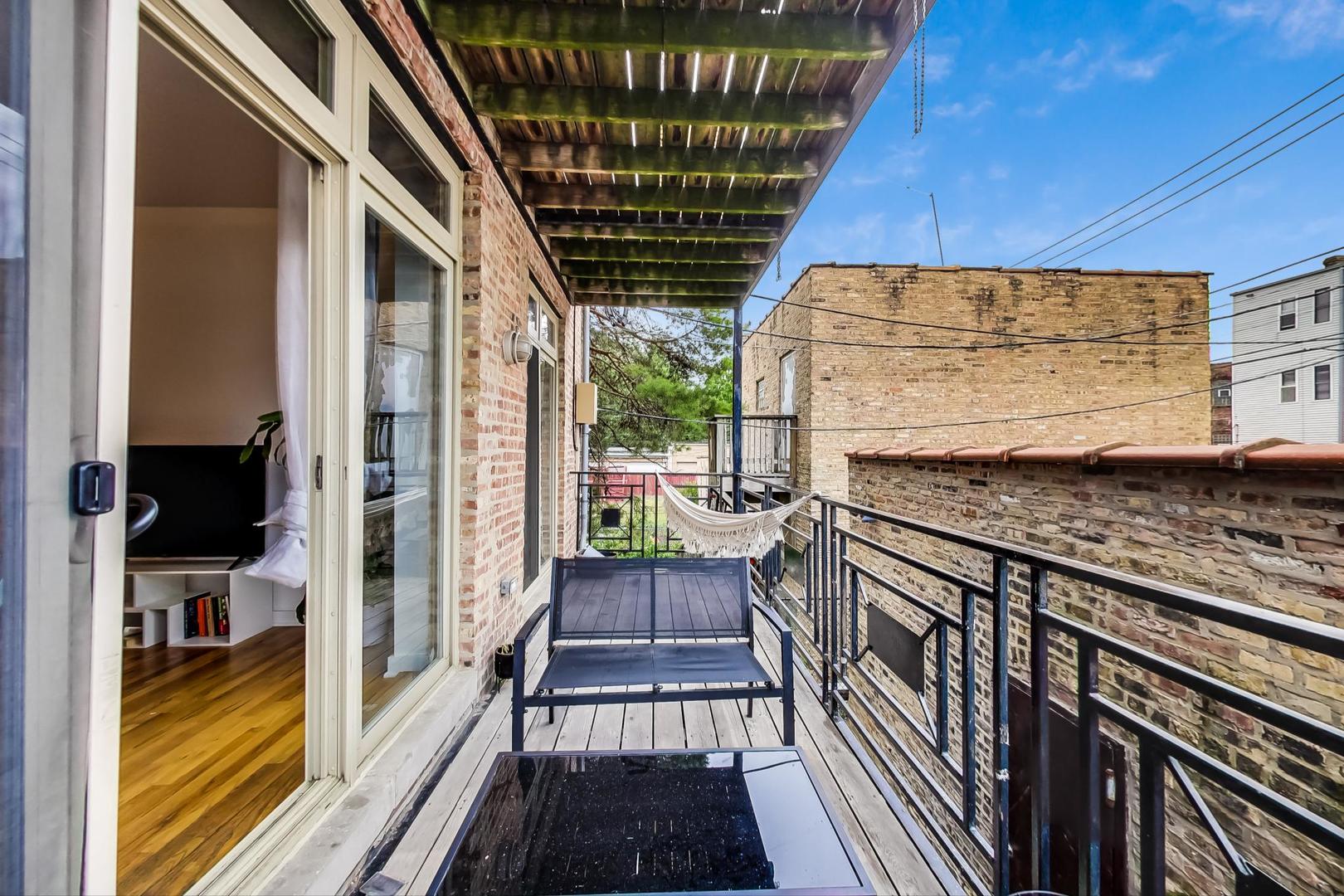 3231 W HIRSCH Street Unit: 2R