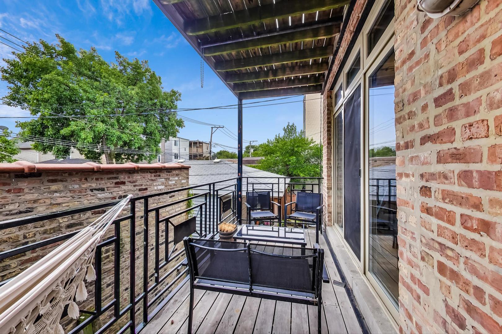 3231 W HIRSCH Street Unit: 2R