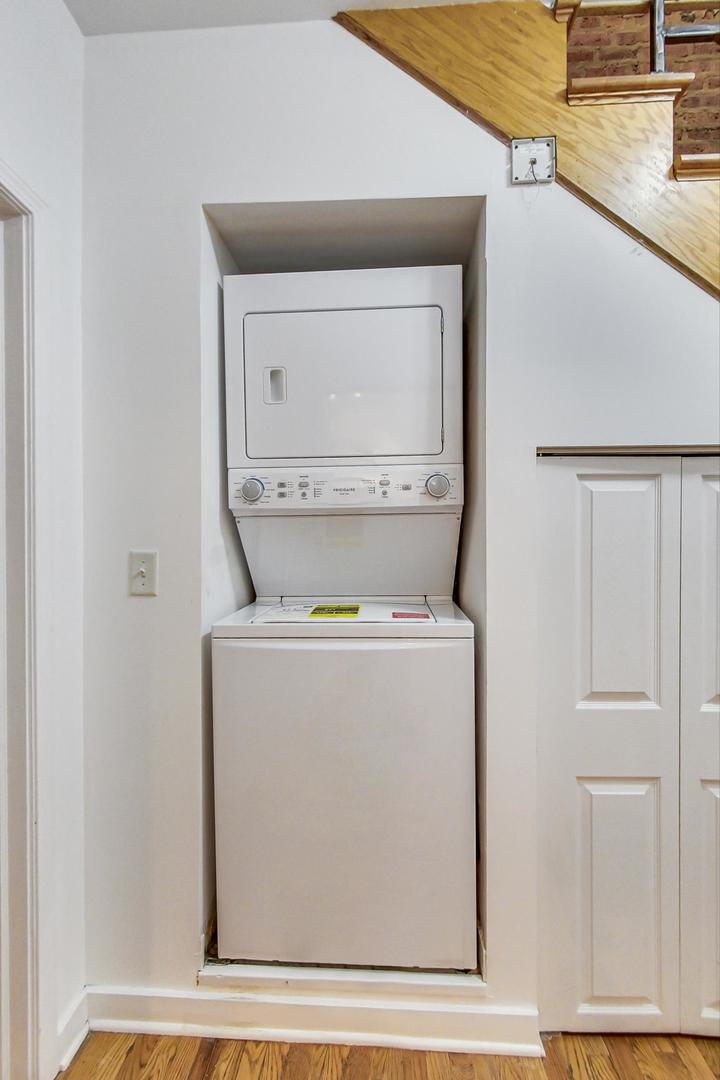 3231 W HIRSCH Street Unit: 2R