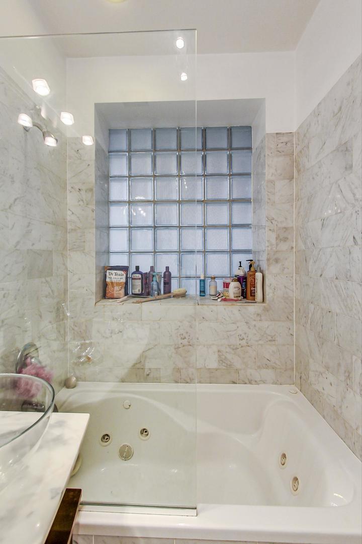 3231 W HIRSCH Street Unit: 2R
