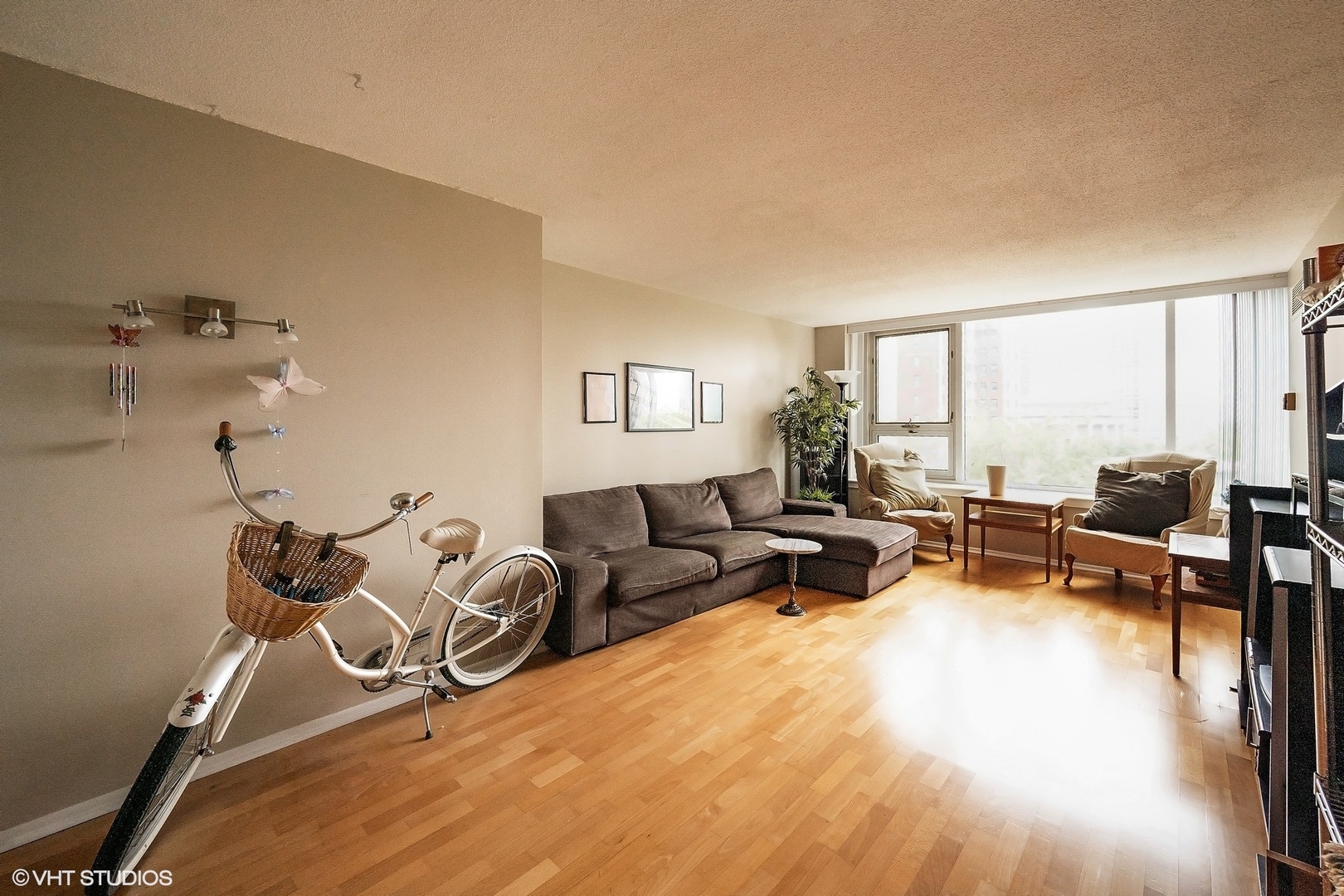 2728 N HAMPDEN Court Unit: 805