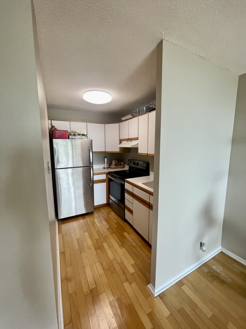 2728 N HAMPDEN Court Unit: 805