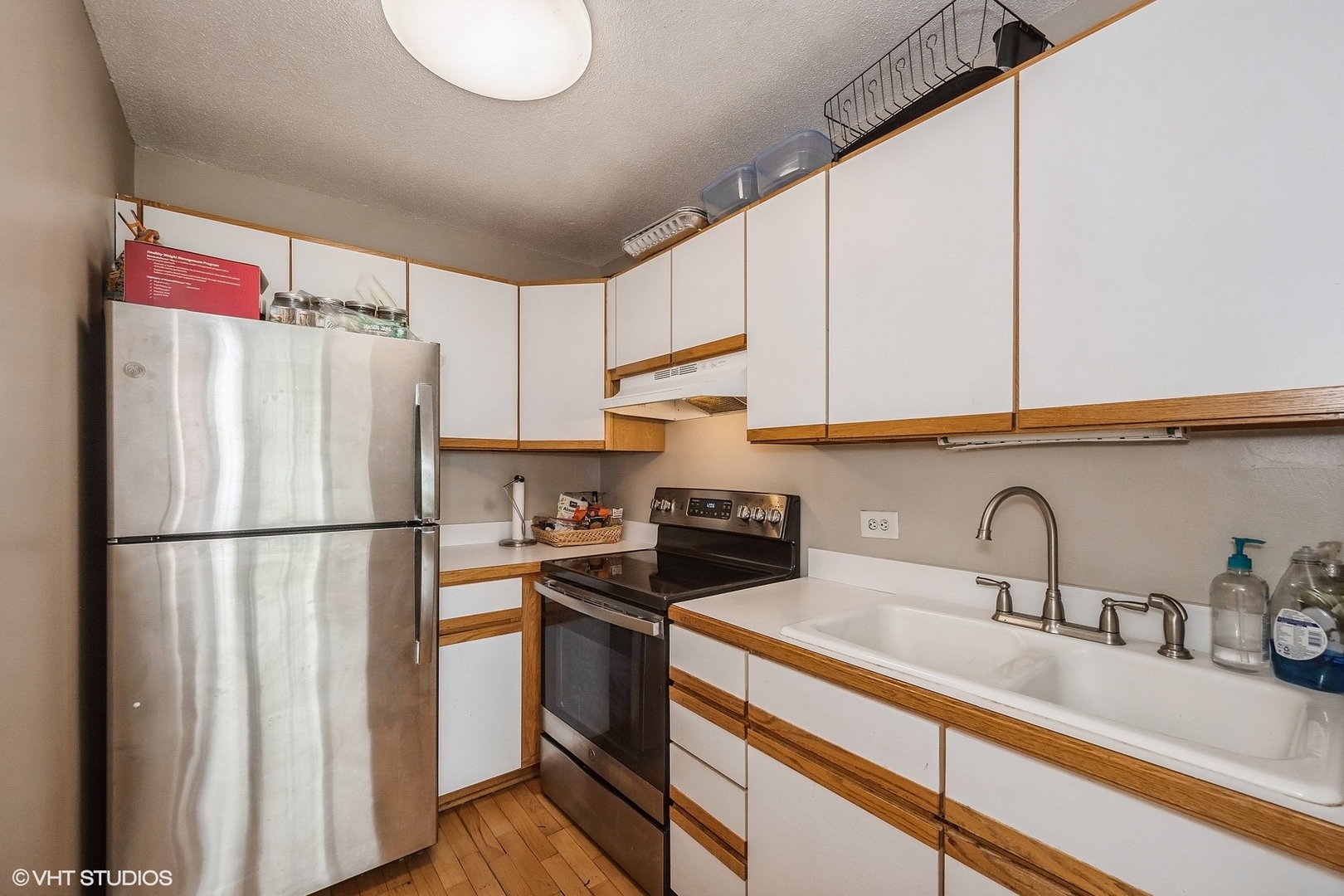 2728 N HAMPDEN Court Unit: 805