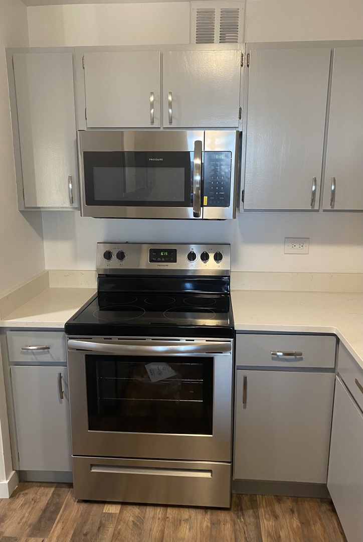 2650 N LAKEVIEW Avenue Unit: 2703