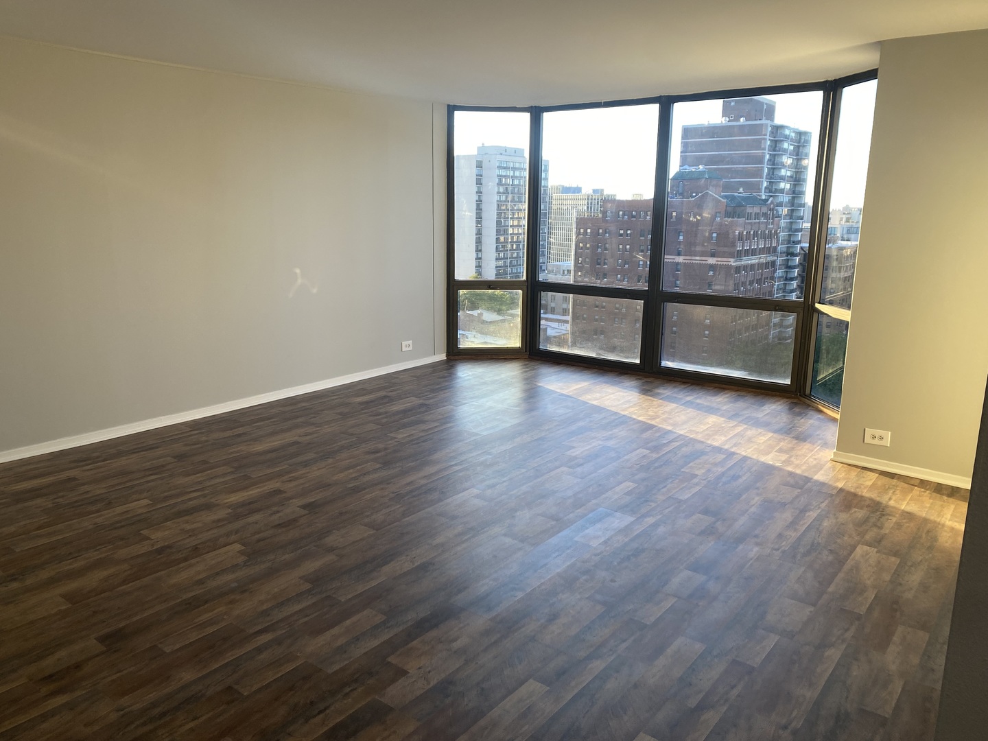 2650 N LAKEVIEW Avenue Unit: 2703