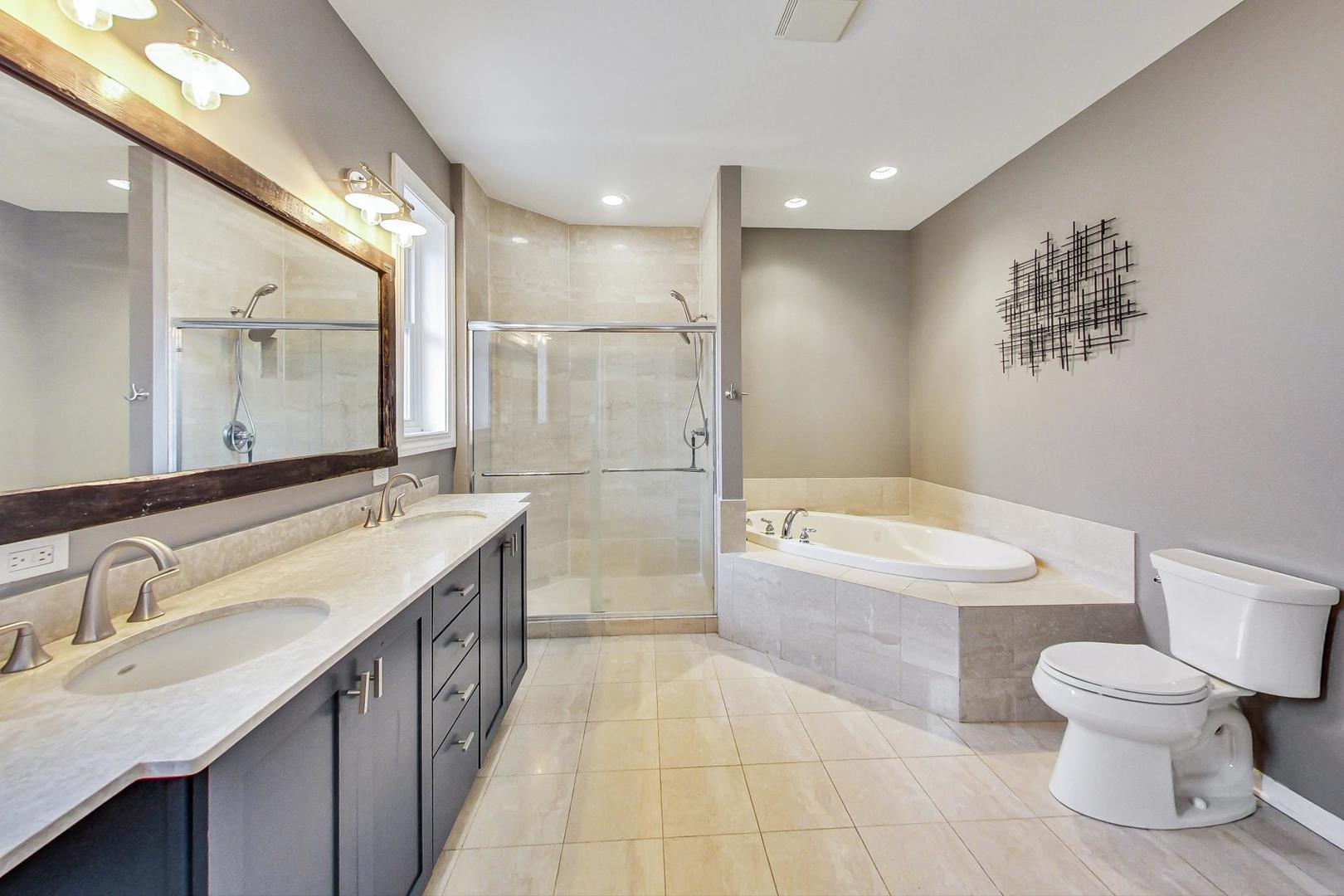 5127 N Damen Avenue Unit: 7