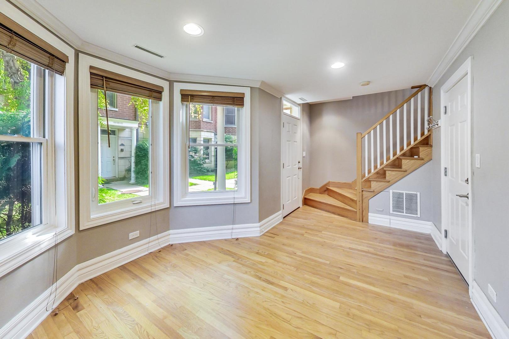 5127 N Damen Avenue Unit: 7