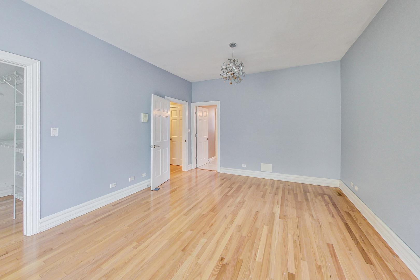 5127 N Damen Avenue Unit: 7
