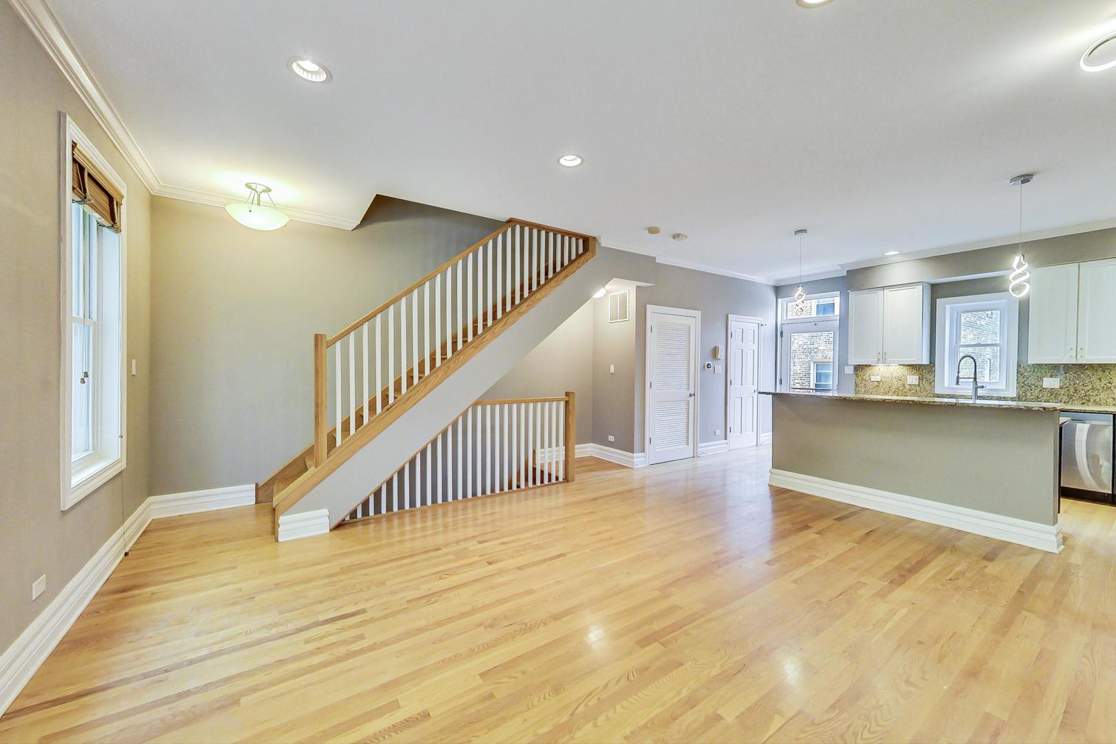 5127 N Damen Avenue Unit: 7