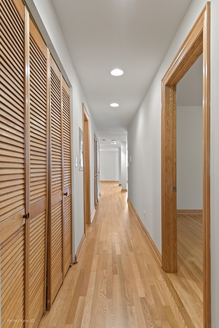 5836 N Saint Louis Avenue Unit: 5836-G
