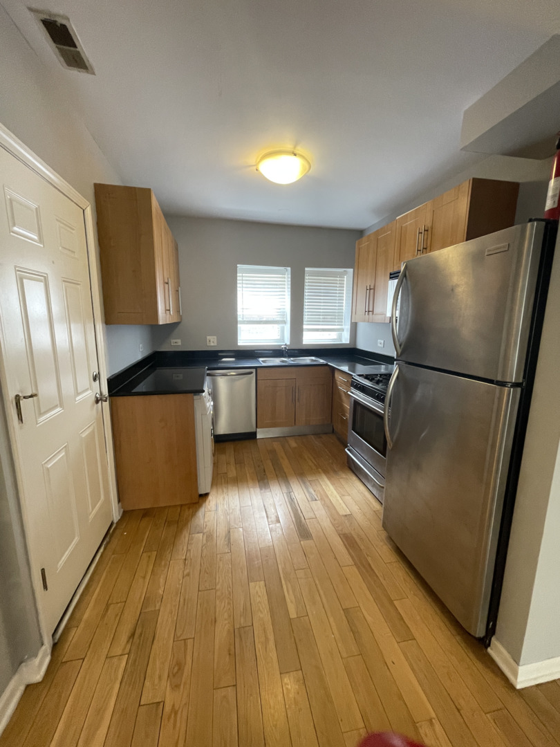 4748 N Albany Avenue Unit: 1