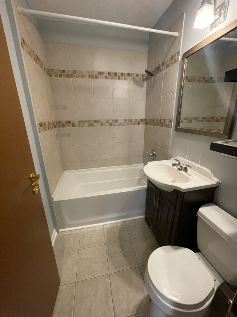 4748 N Albany Avenue Unit: 1