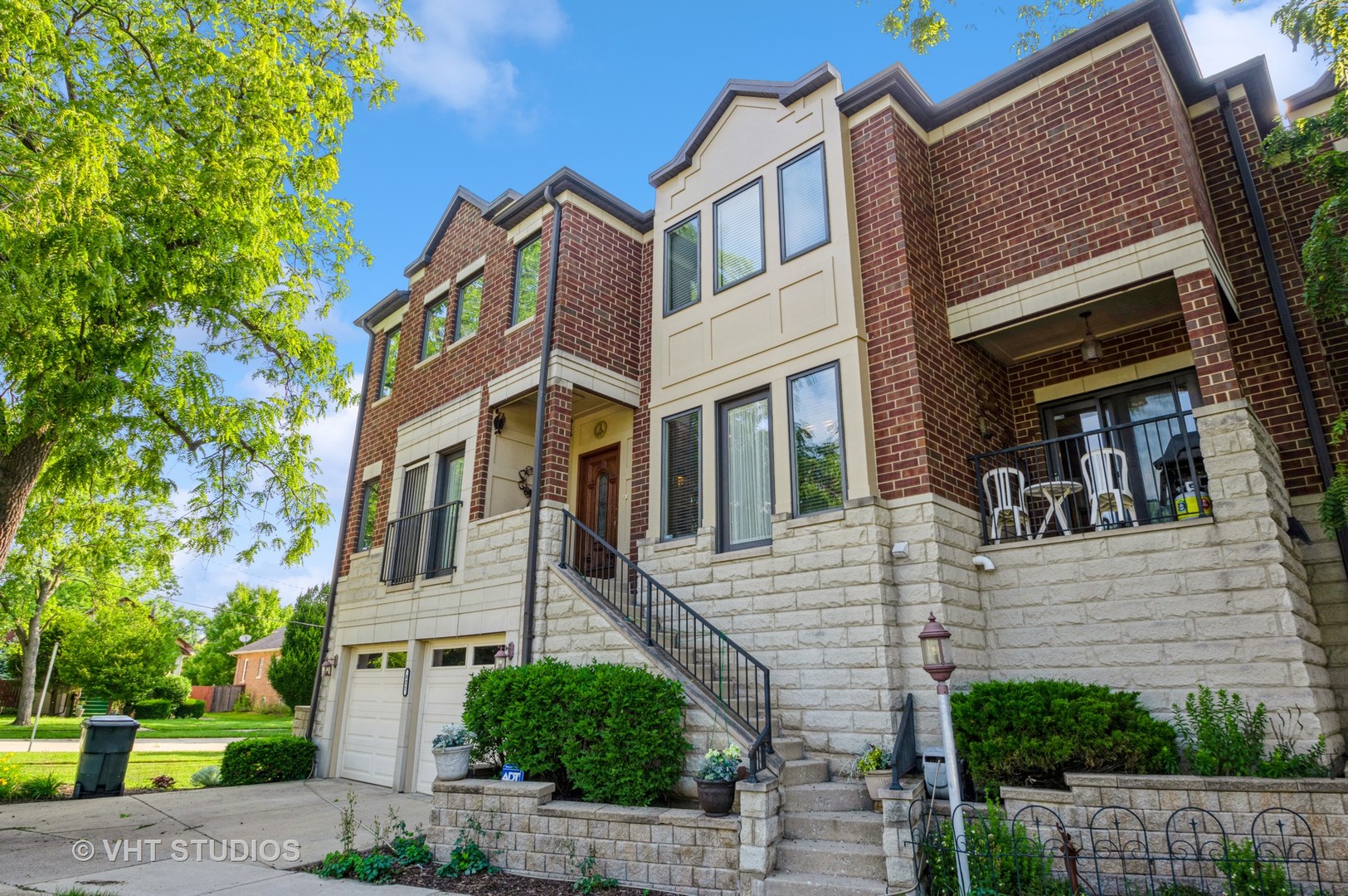 825 Railroad Avenue