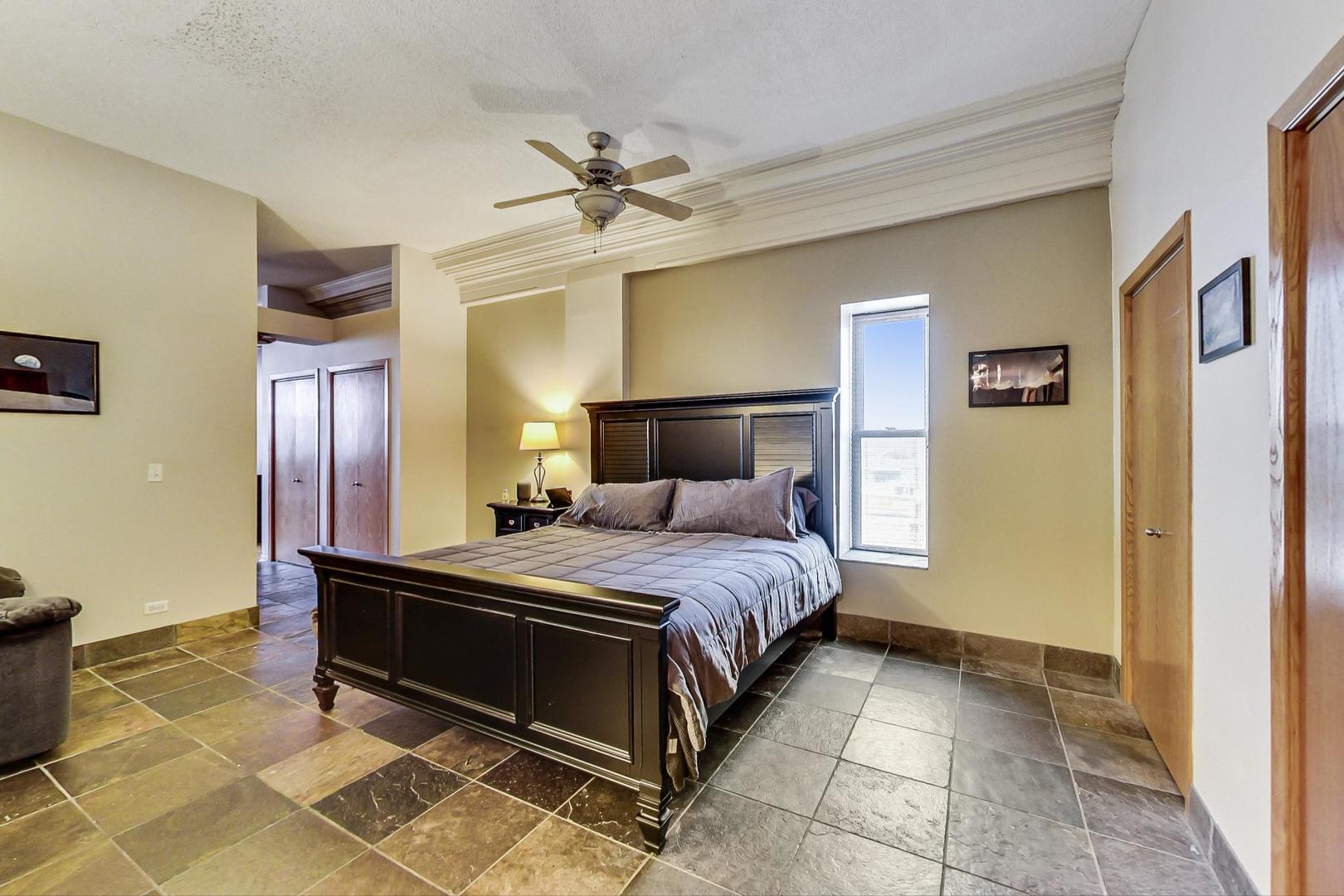 3323 N Paulina Street Unit: 4F