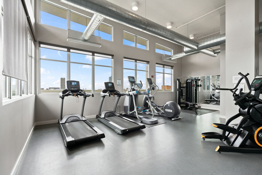 901 W Madison Street Unit: 910
