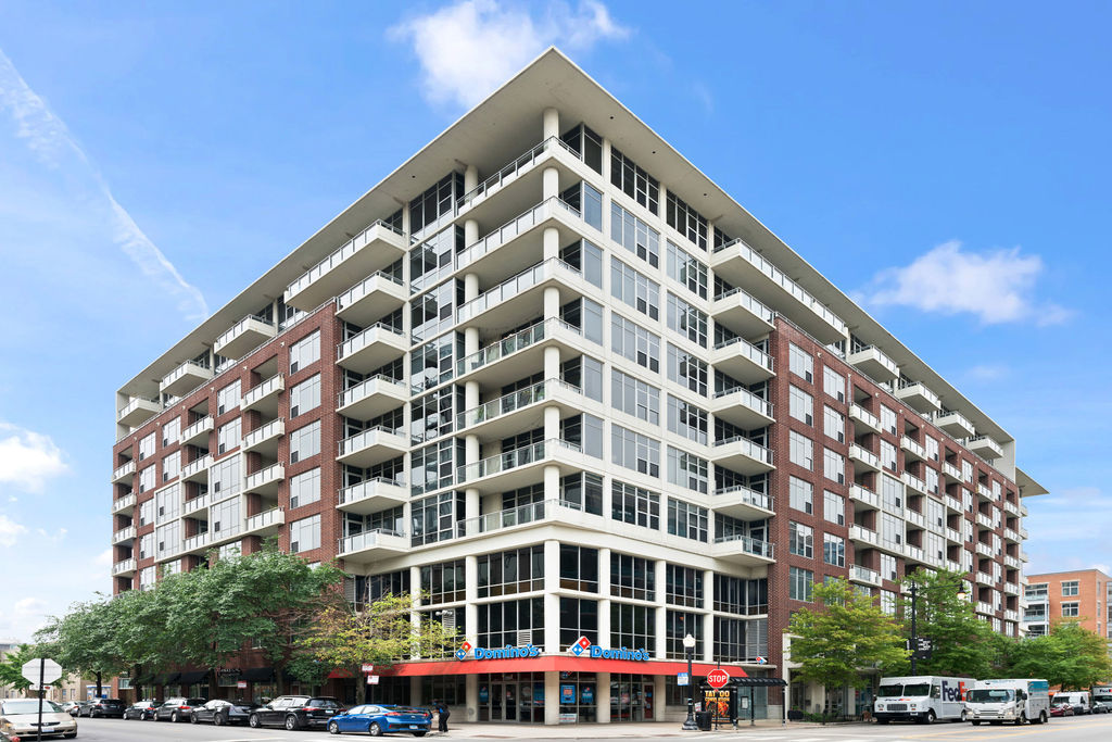901 W Madison Street Unit: 910