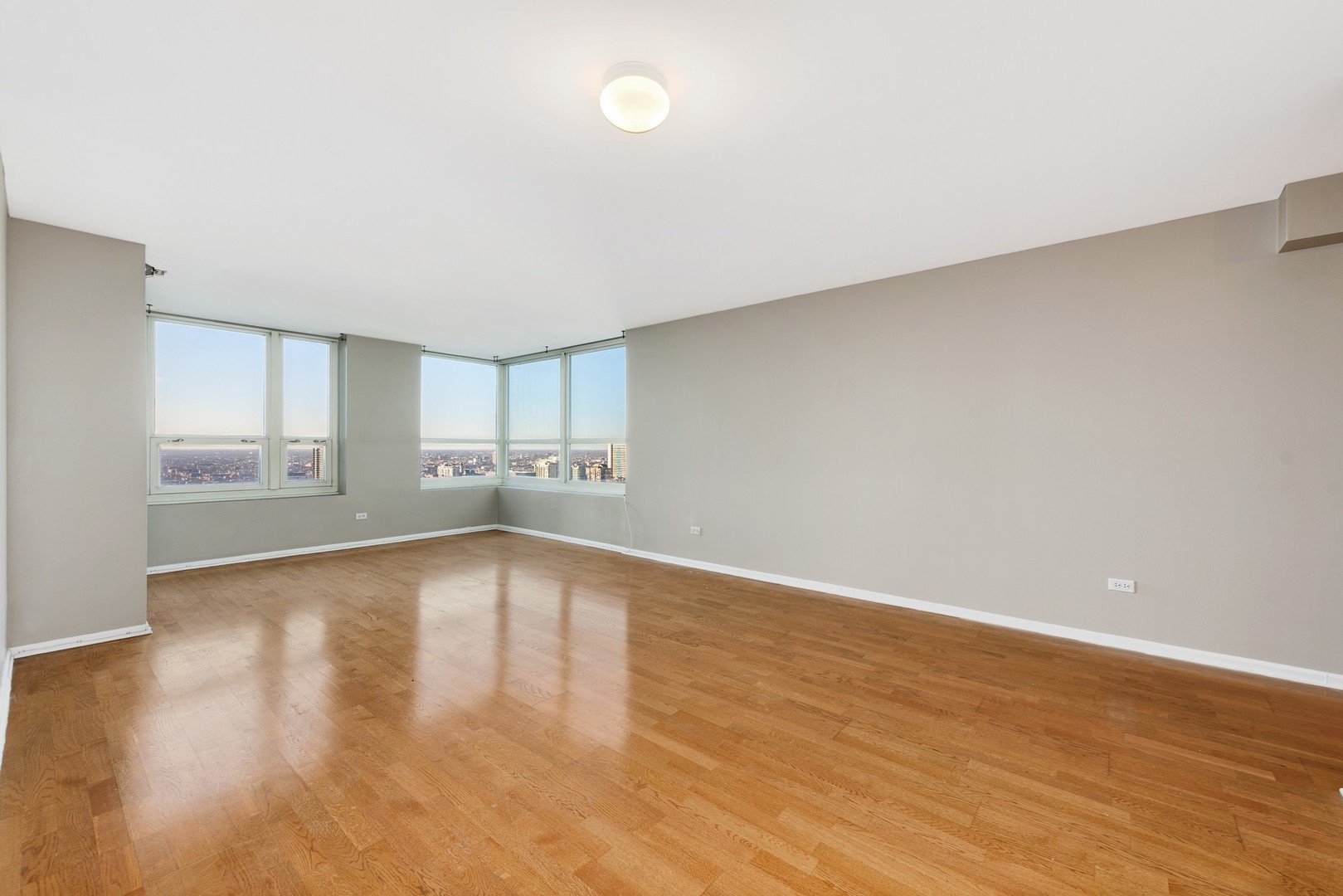 345 N La Salle Drive Unit: 3907