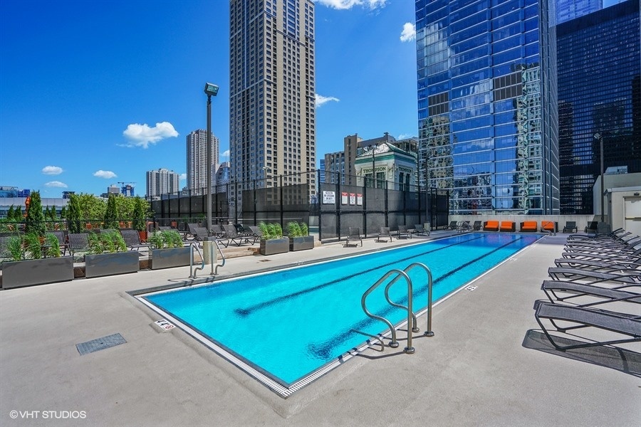 345 N La Salle Drive Unit: 3907