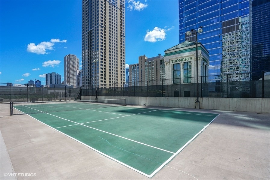 345 N La Salle Drive Unit: 3907
