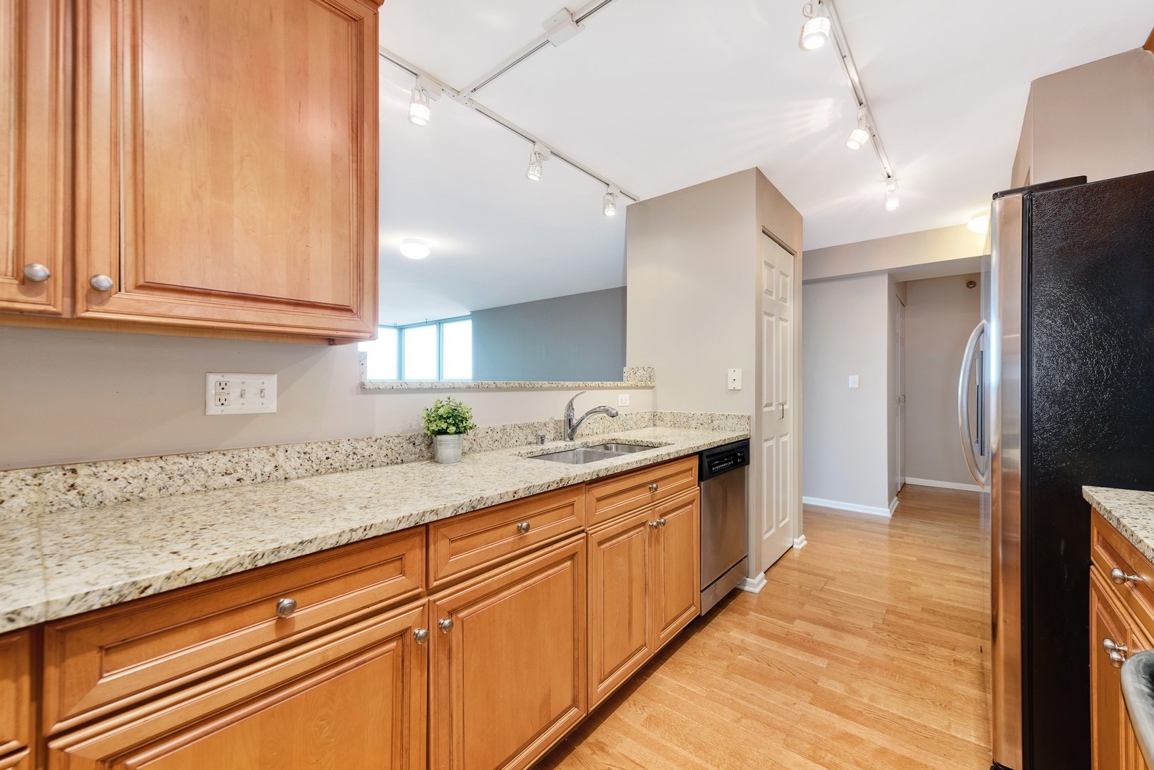 345 N La Salle Drive Unit: 3907
