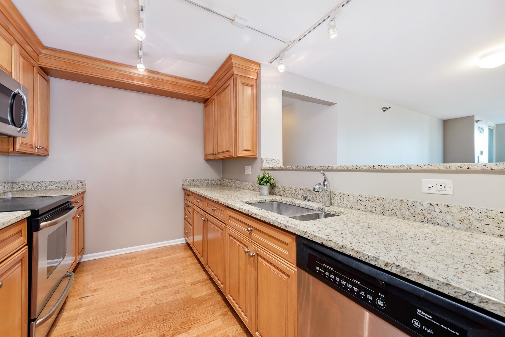 345 N La Salle Drive Unit: 3907