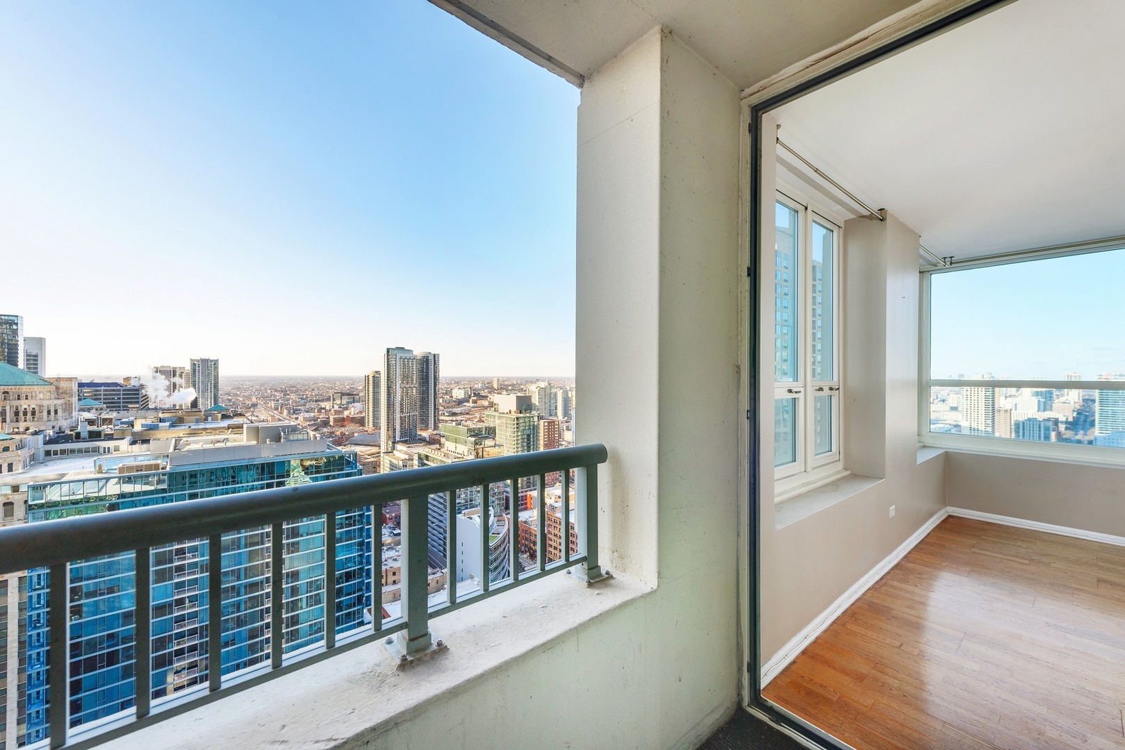 345 N La Salle Drive Unit: 3907