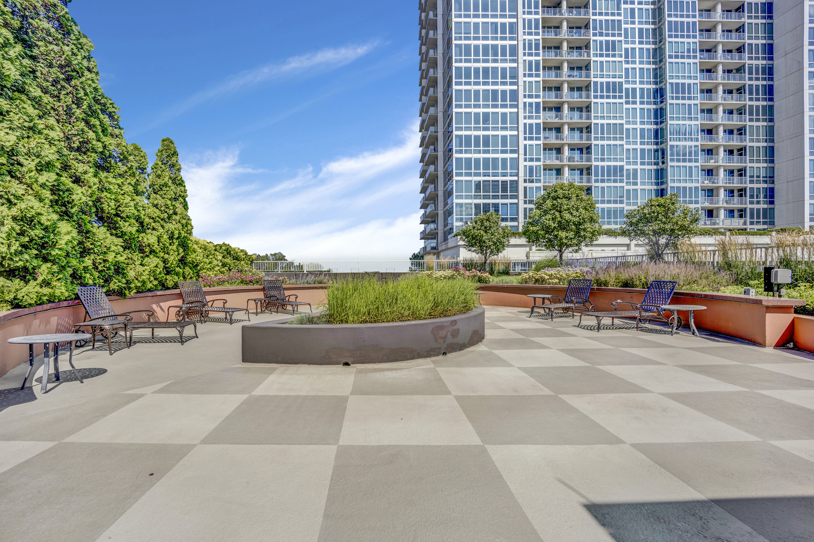 1600 S PRAIRIE Avenue Unit: 2101