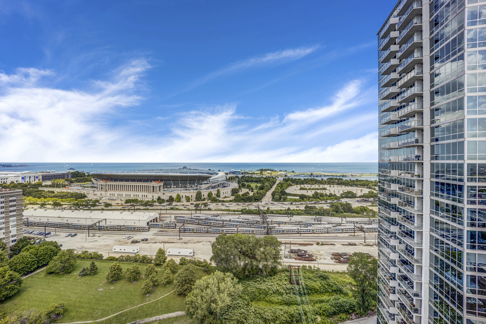 1600 S PRAIRIE Avenue Unit: 2101