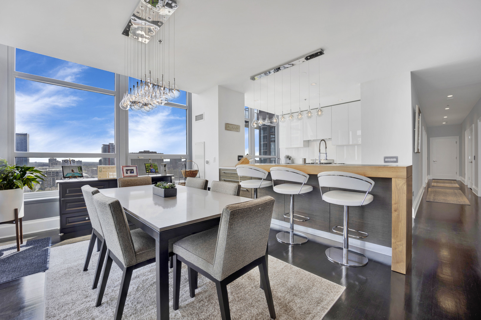 1600 S PRAIRIE Avenue Unit: 2101