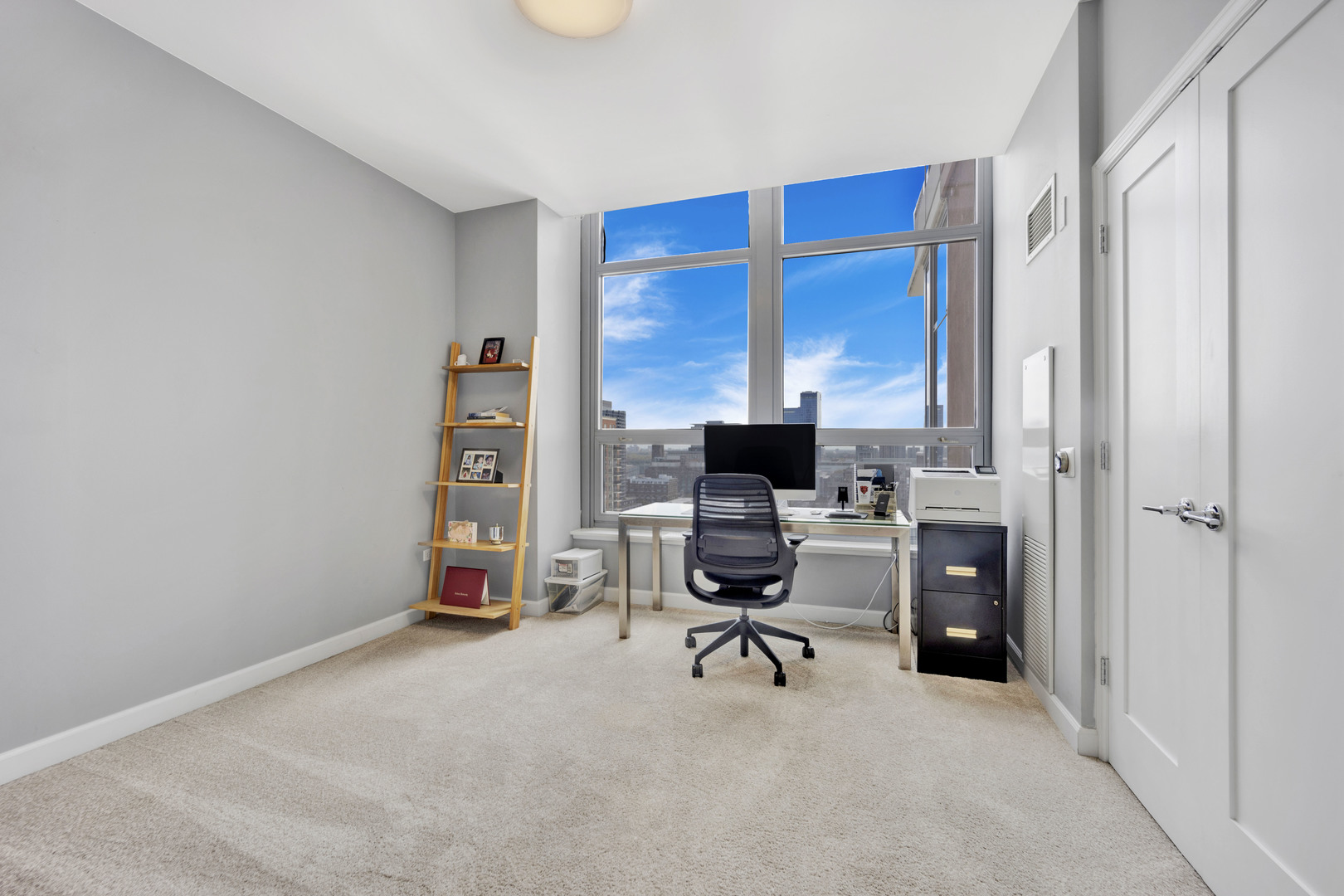 1600 S PRAIRIE Avenue Unit: 2101