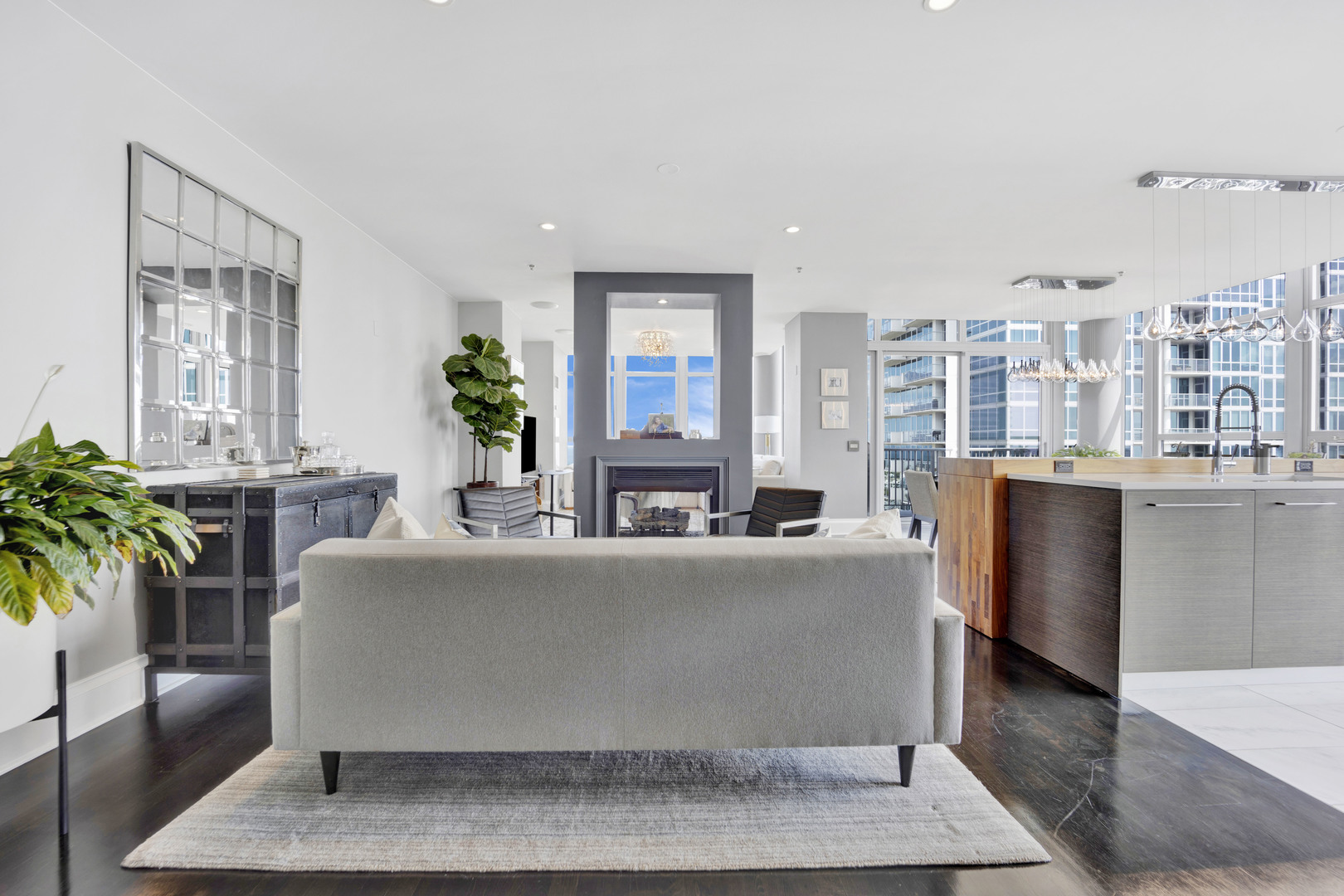1600 S PRAIRIE Avenue Unit: 2101