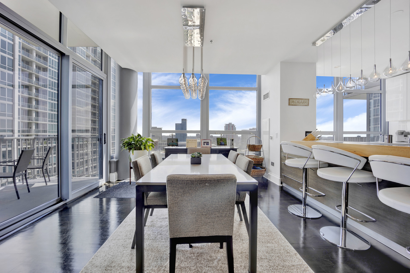1600 S PRAIRIE Avenue Unit: 2101