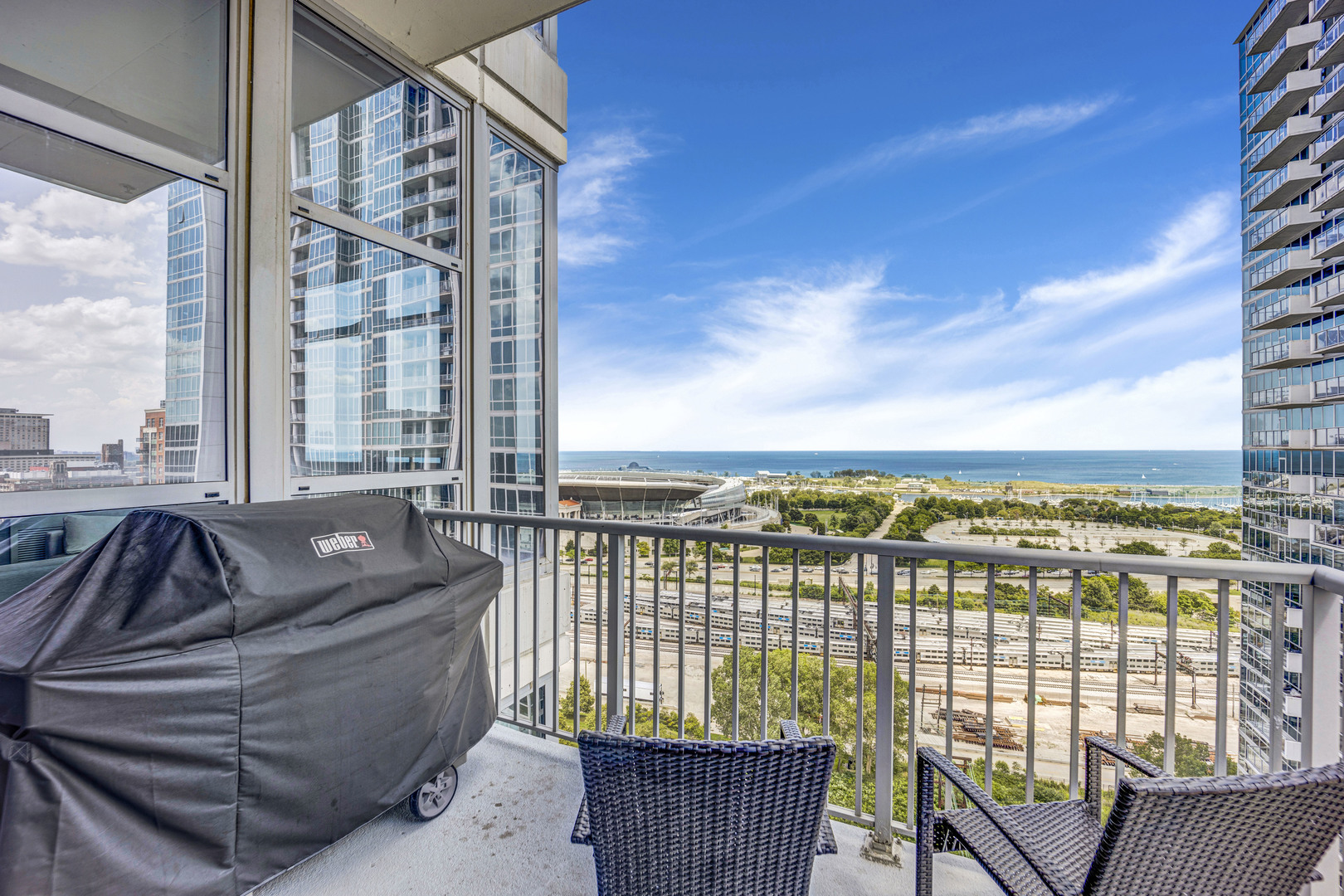 1600 S PRAIRIE Avenue Unit: 2101