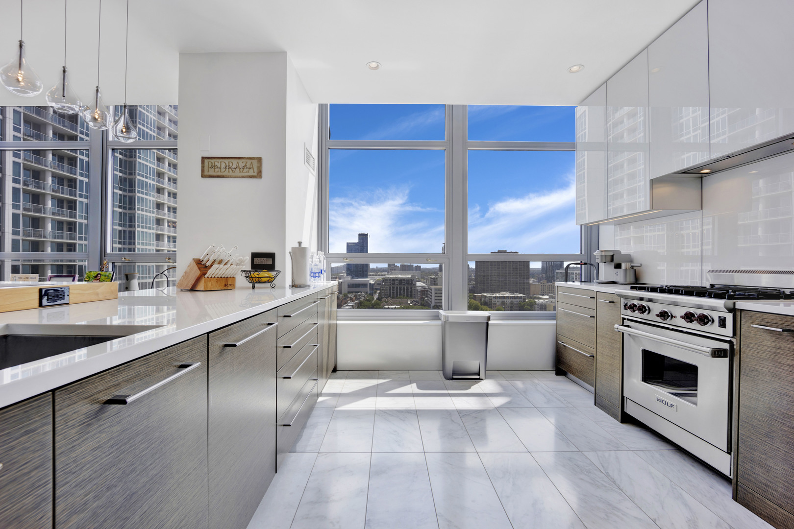 1600 S PRAIRIE Avenue Unit: 2101