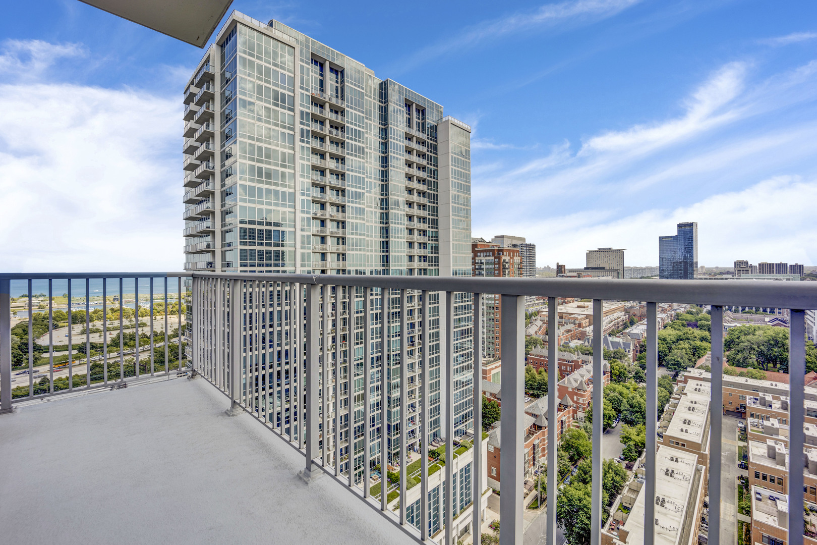 1600 S PRAIRIE Avenue Unit: 2101