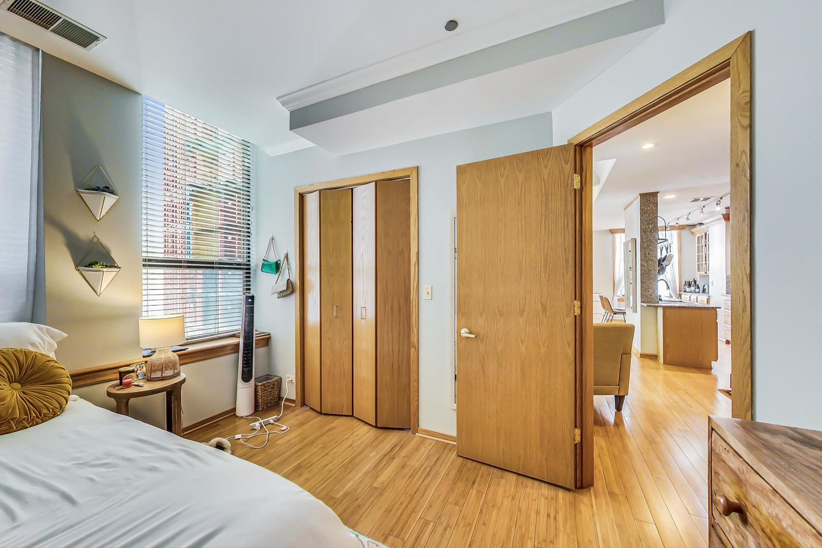 910 S MICHIGAN Avenue Unit: 1415
