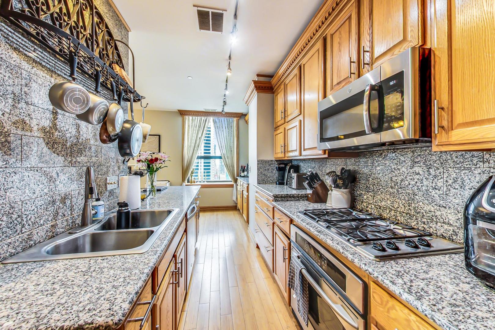 910 S MICHIGAN Avenue Unit: 1415