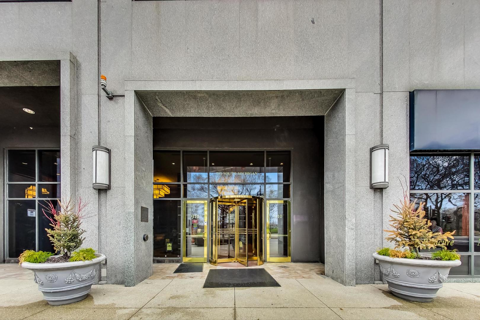 910 S MICHIGAN Avenue Unit: 1415