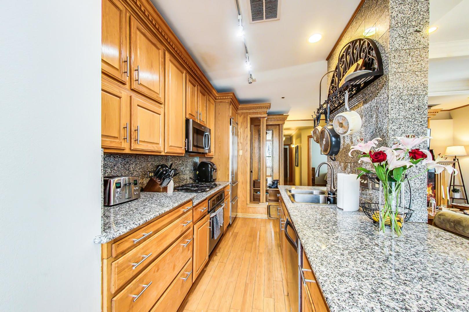 910 S MICHIGAN Avenue Unit: 1415