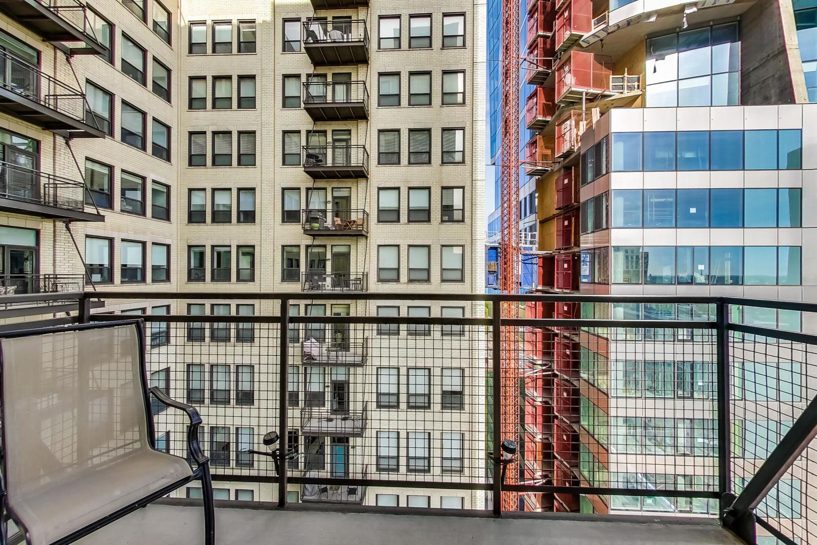 910 S MICHIGAN Avenue Unit: 1415