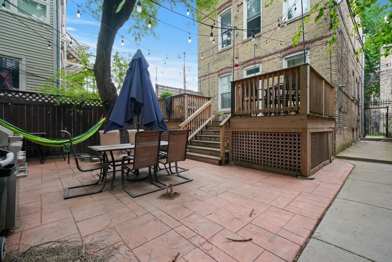 1527 N Claremont Avenue Unit: 1F