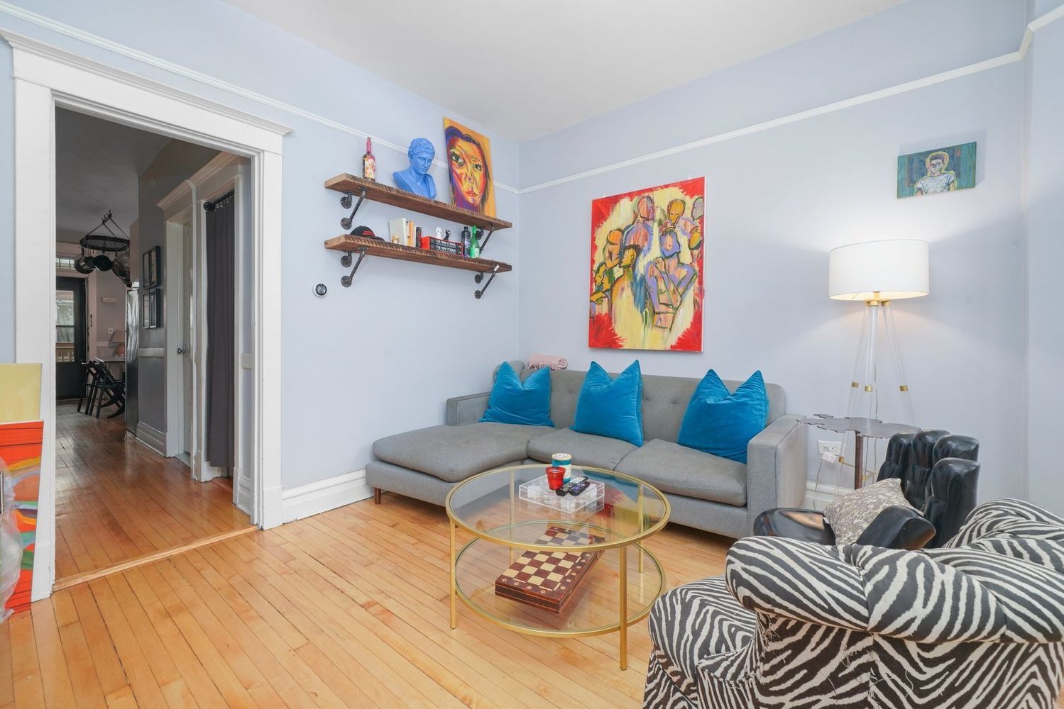 1527 N Claremont Avenue Unit: 1F