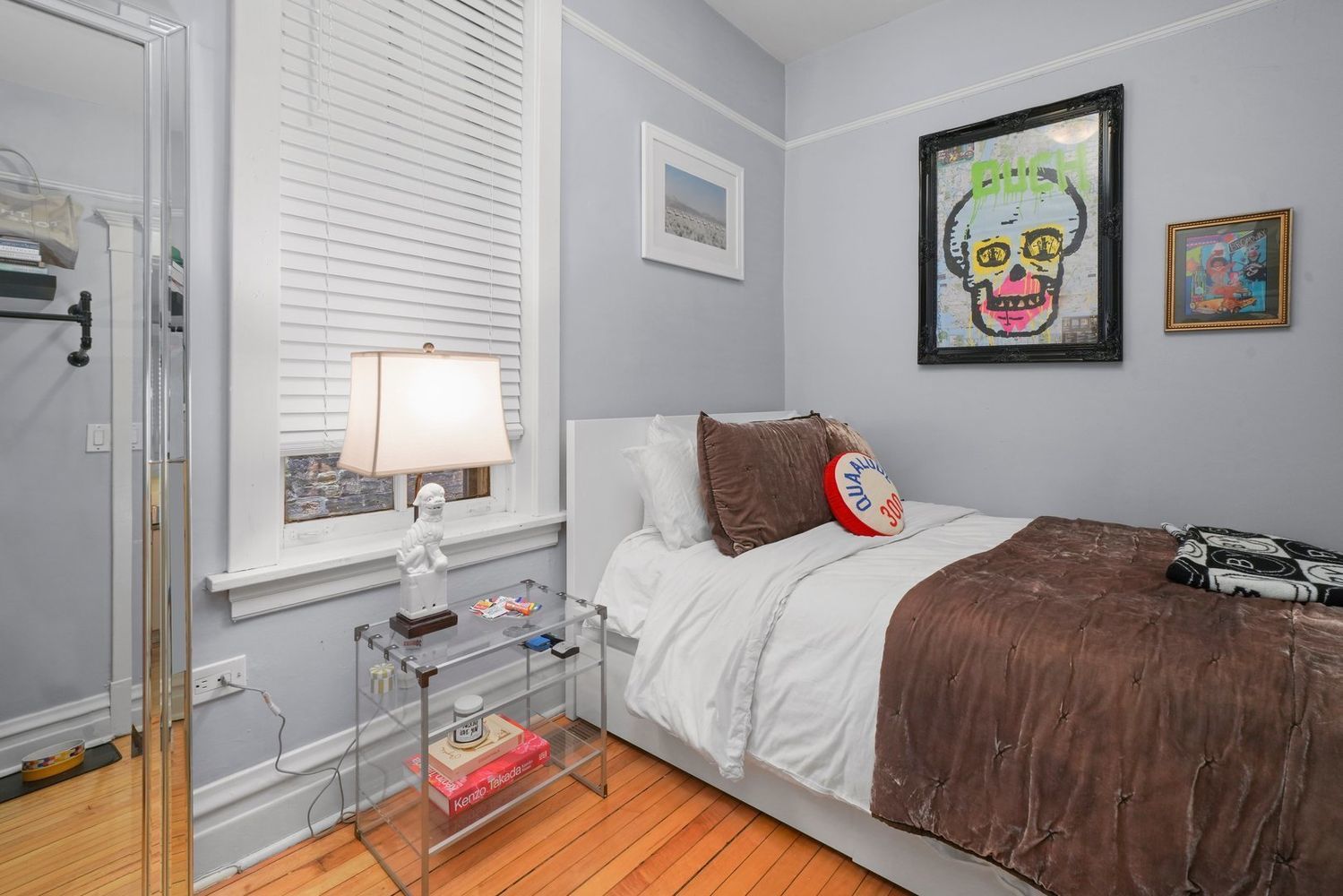 1527 N Claremont Avenue Unit: 1F