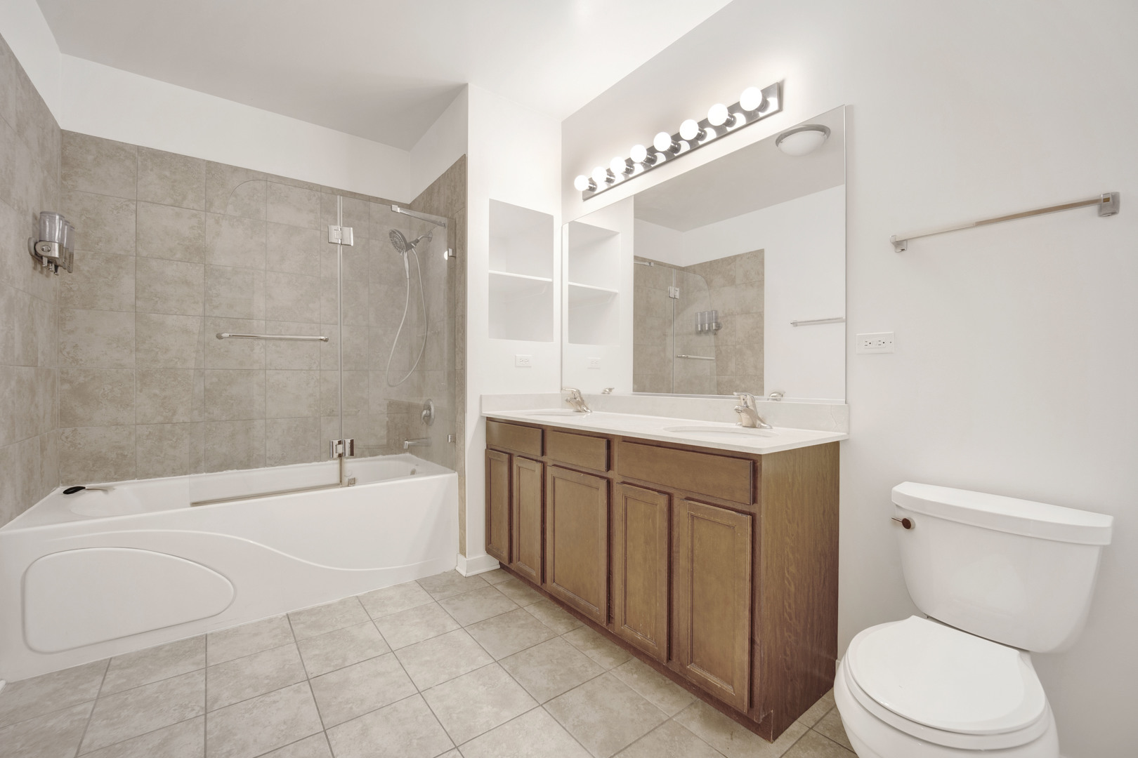 3963 W Belmont Avenue Unit: 331