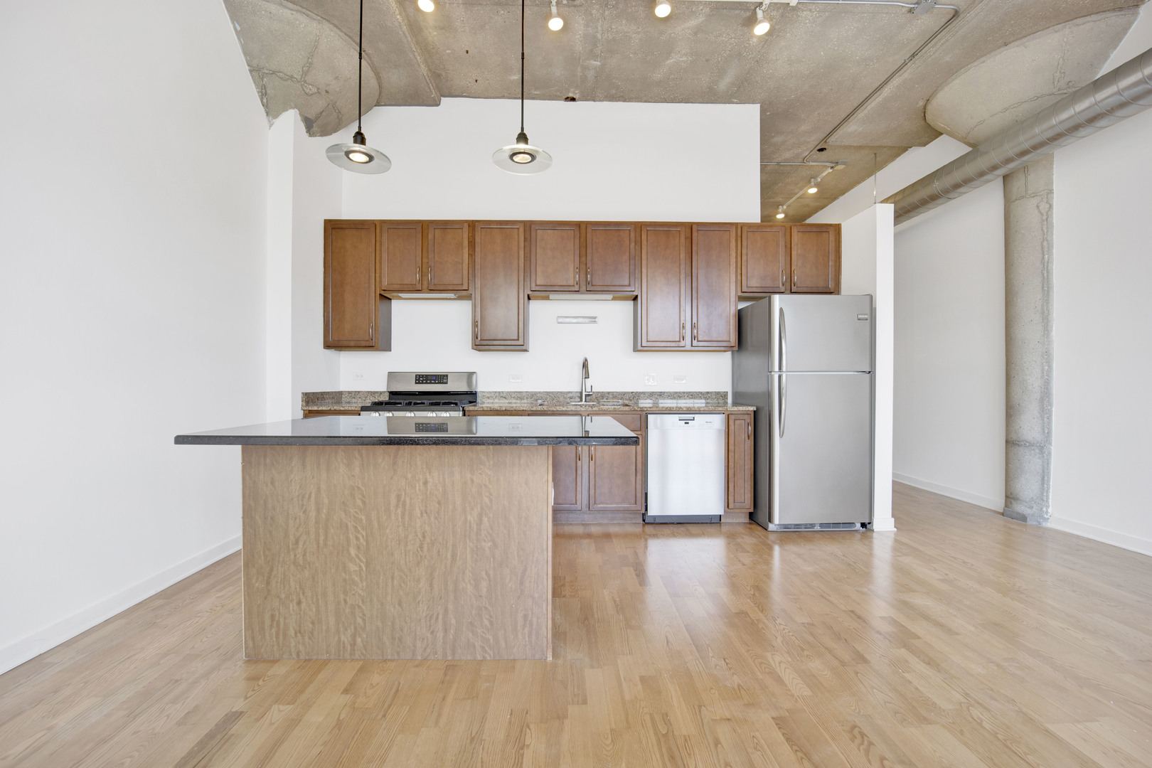 3963 W Belmont Avenue Unit: 331
