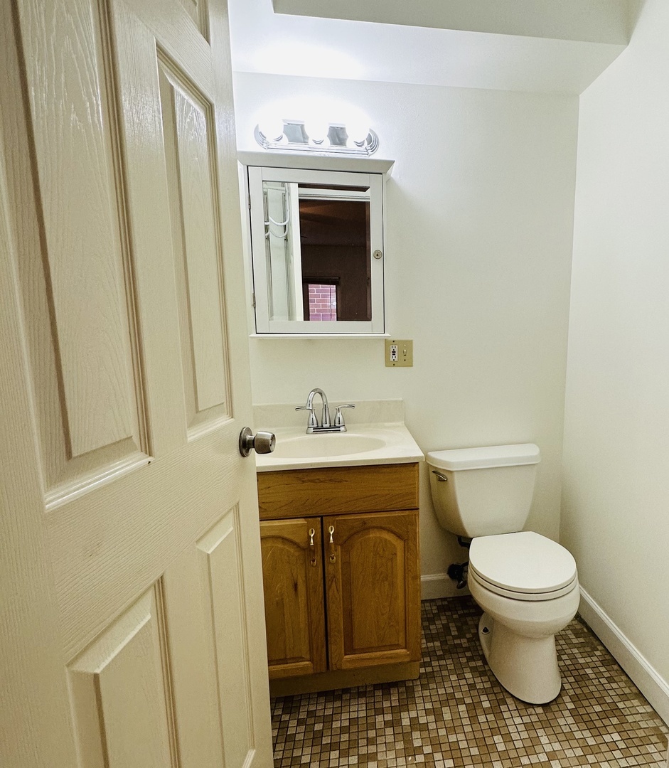2716 W Montrose Avenue Unit: 3